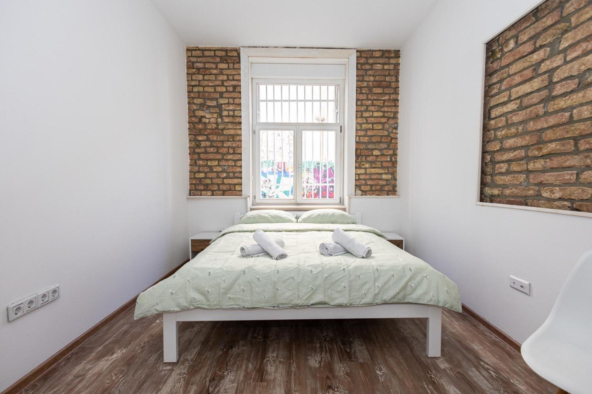 Spacious & Minimalistic In Downtown *